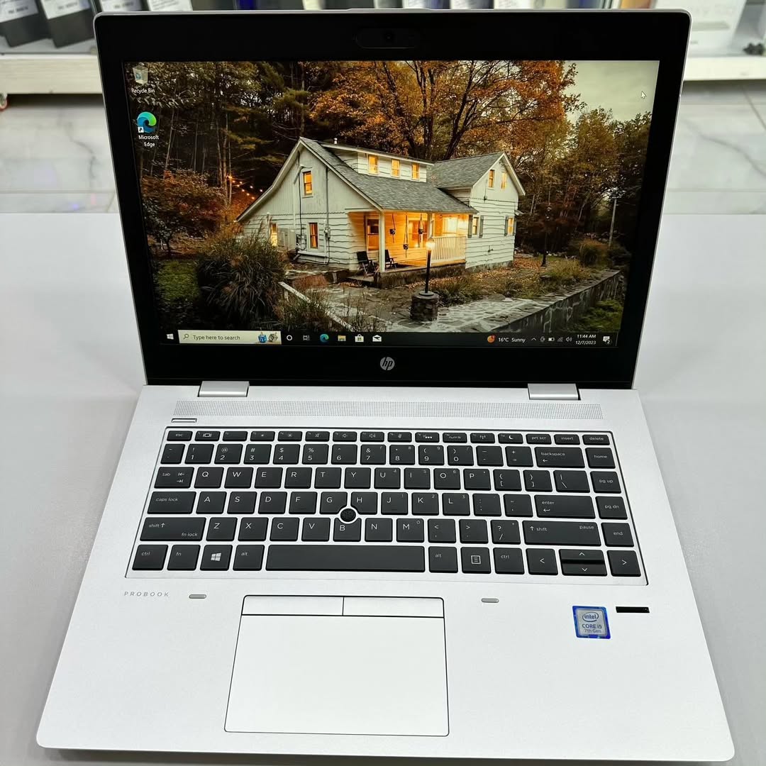HP ProBook 640 G4 - Ordinateur portable reconditionné Montréal - Intel Core i5 8e génération - 270$ - Livraison gratuite Montréal Québec