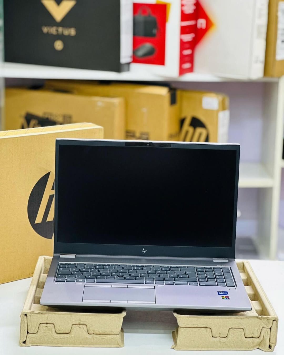 HP ZBook Fury 15 G8 - Ordinateur portable reconditionné Montréal - Intel Core i7 11e génération - 1100$ - Livraison gratuite Montréal Québec